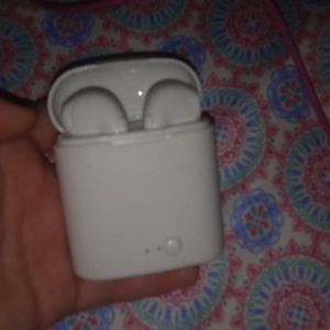 Premium White Wireless headphones + case + charger